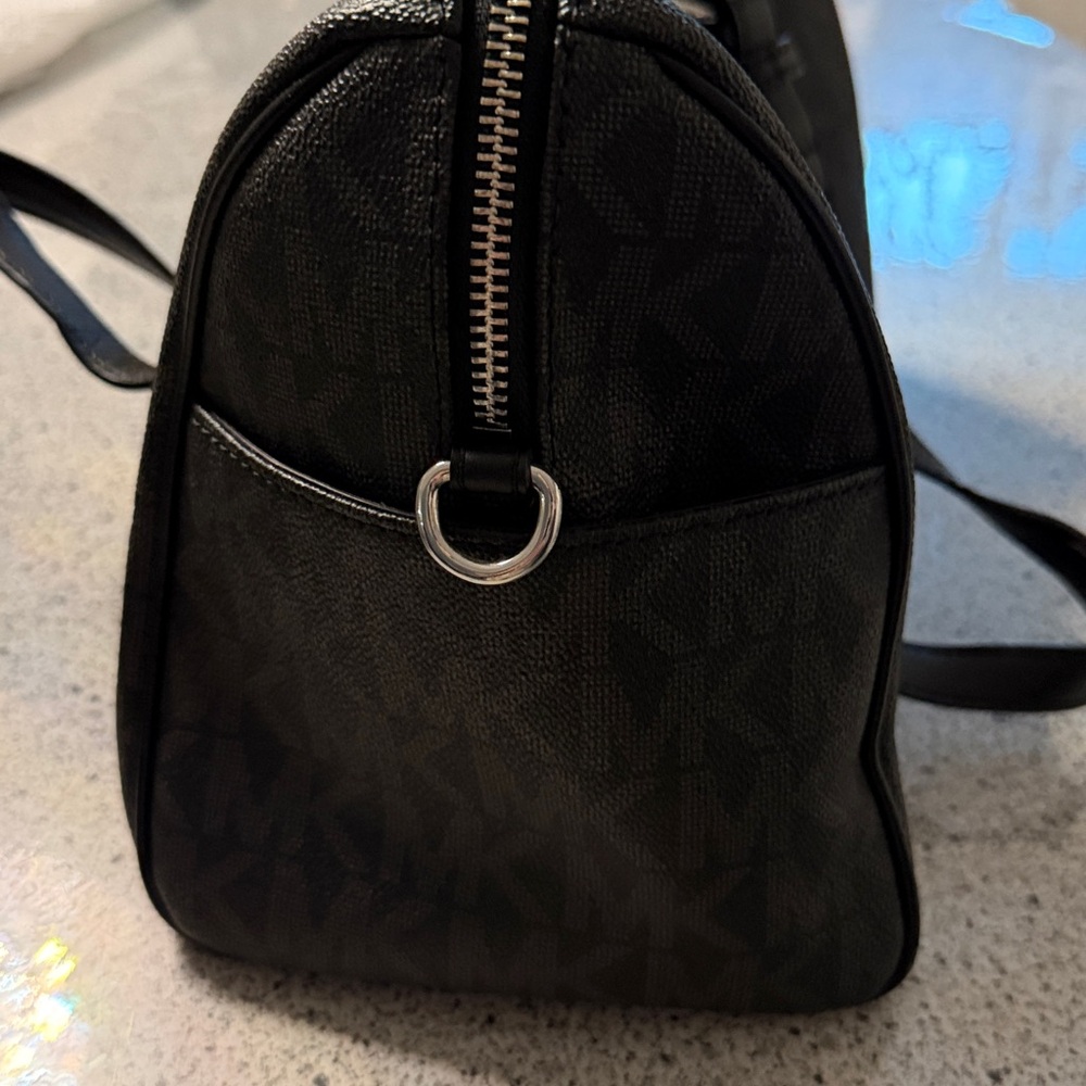 Michael kors satchel - Picture 5 of 6